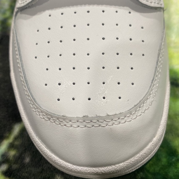 New balance white and green size 10 worn once box has a little damage to it. - Picture 14 of 14